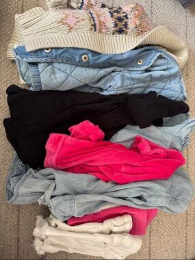 Cat & Jack Assorted clothing size 18months. Lots of stuff!